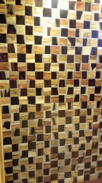 Holzboden Parkett-MehrschichtbodenPolygon-Ebenholzboden Profilierter Holzboden Asiatische Birne Sapeli-HolzbodenEichenholzboden Wings Wood-Bodenbelag