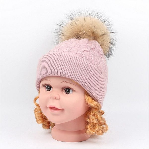 Alta Qualidade Crianças cabelo coelho chapéu de tricô bebê guaxinim bola de pele cor sólida curling head cap chapéu de proteção da orelha quente chapéus de inverno 1-6 T