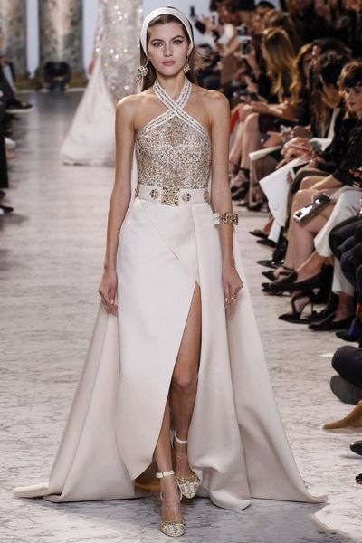 

2017 Elie Saab Пром Платья Длинные Холтер Шеи Сплит Сторона Вечернее Платье Развертки Поезд Стразами Бисером Русалка Вечернее Платье