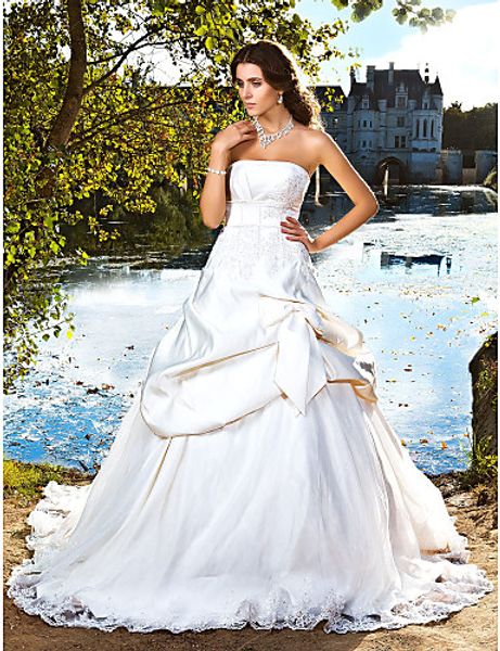 

2016 new fashion elegant ball gown ivory chapel train strapless lappliques beading ace-up satin wedding dresses 102, White