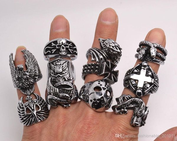 OverSize Gothic Skull Intagliato Biker Stili misti lotti Anelli anti-argento da uomo Retro Nuovi gioielli r0079