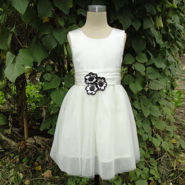 

custom made flower girl dresses white and black a line jewel neck sleeveless ruched sash handmade flower formal gowns for kids, White;blue