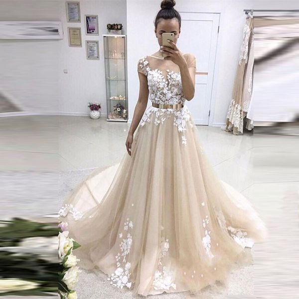 

2018 с коротким рукавом длинные платья выпускного вечера аппликации кружева кнопка назад тюль часовня поезд вечерние платья на заказ вечерни, Black