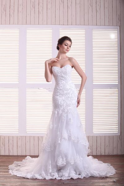 

2017 elegant off the shoulder strapless mermaid wedding dresses tulle beads appliques lace tiers sweep train backless lace back bridal gowns, White