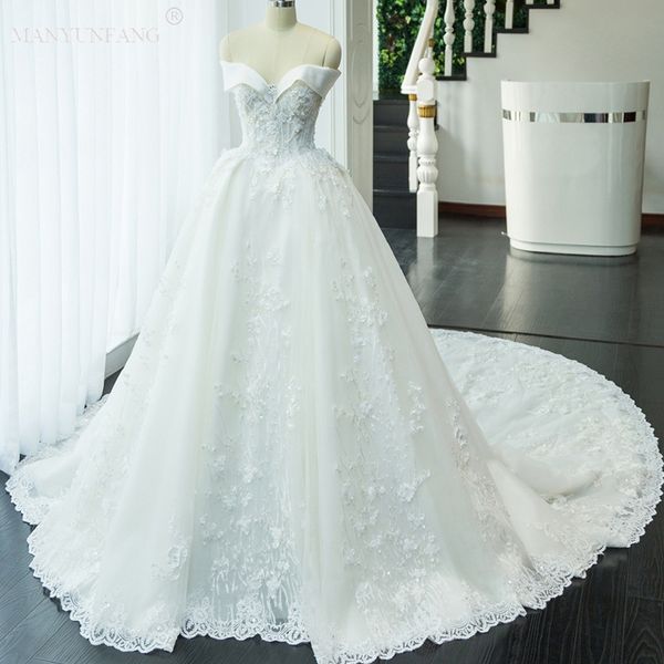 

empire wedding dresses 2020 sweetheart neck sleeveless plus size wedding gowns with appliques cathedral train custom made bridal gowns, White