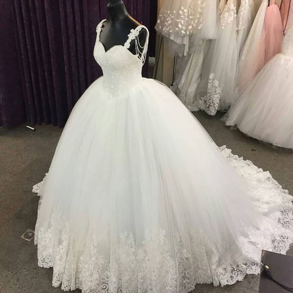

gorgeous luxury ball gown wedding dress sweetheart straps exquisite beading open back puffy tulle wedding gowns with lace appliques, White
