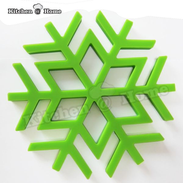 

wholesale- 16.8 x 0.8cm silicone non-slip heat resistant mat,1pc tableware ,snowflake placemat,pot holder k245