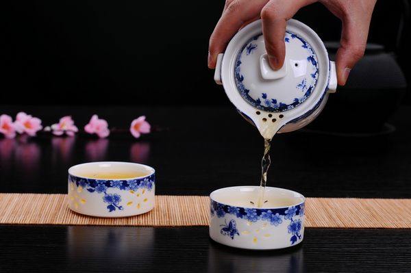 

ceramic beautiful and easy teapot drinkware 1pot 2cups porcelain teapot tea cup gaiwan travel tea set teasets quik cup teaset