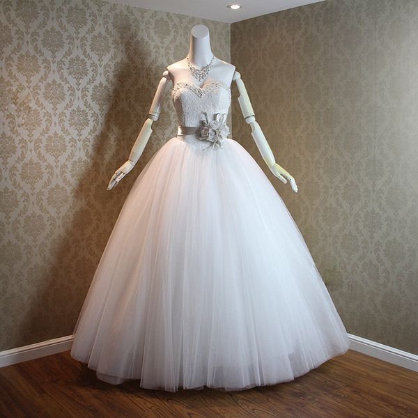 

romantic lace soft tulle ball gown sweetheart beaded crystal wedding dress with flower 2016 lace up bridal marriage gown, White