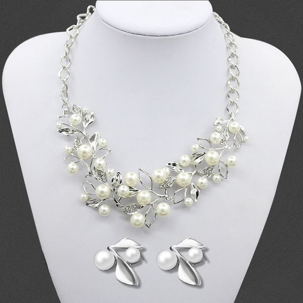 

2016 fashion western leaf type necklace pearl earrings jewelry woman sweater crystal rhinestone necklace chain wedding gift, Silver