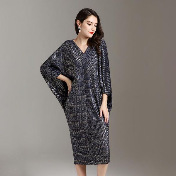 

casual dresses 2021 autumn vintage dress miyake pleated v-neck loose thin large folda batwing sleeve skirt fashion for woman, Black;gray