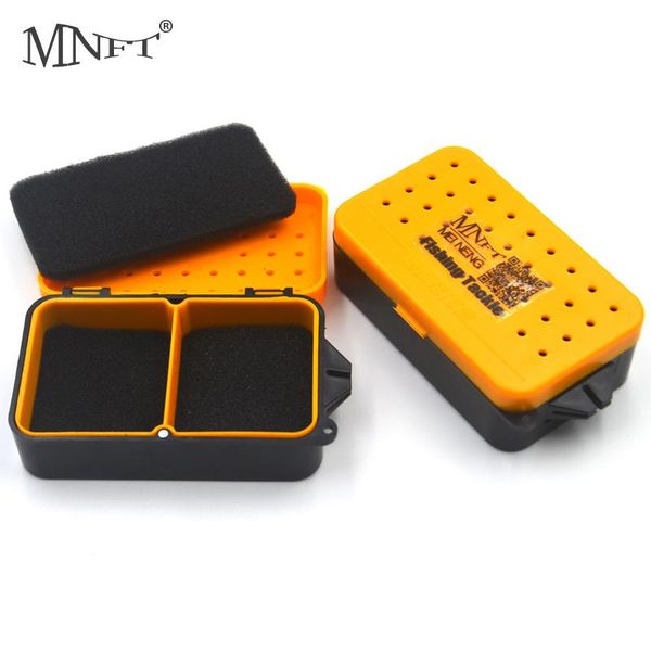 

portable fishing alive lures and baits box earthworm lure storage plastic boxes 10*6*3.3cm accessories