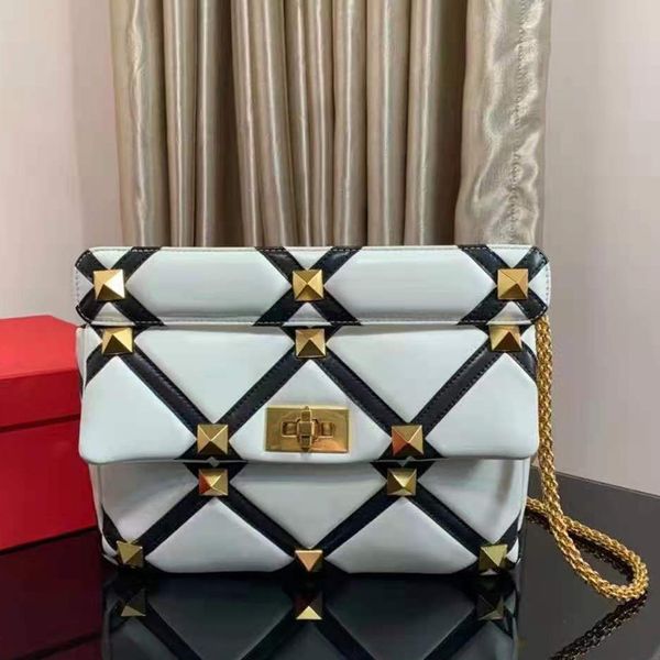 

genuine leather handbag large rivet rhombic bag shoulder strap two-tone luxurys fashion designers bags brass lock chain classic girl handbag
