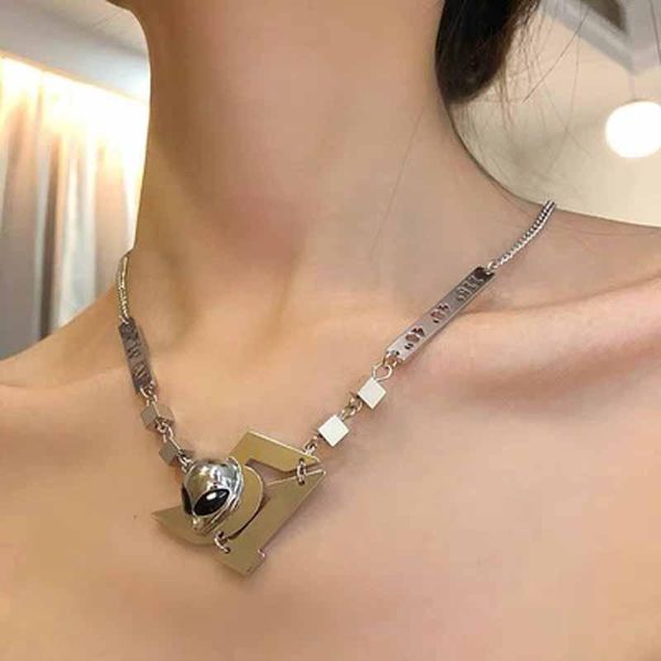 

chokers trend personality exaggeration portrait digital alien pendant earring necklace clavicle chain female metal alloy fashion jewelry, Golden;silver