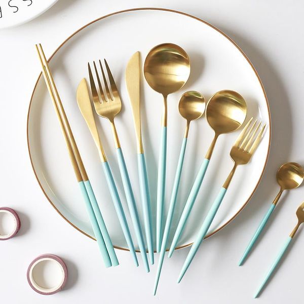 

dinnerware sets europe art tableware modern royal luxury knife and fork set metal camping gift ekset kitchen supplies bk50dc