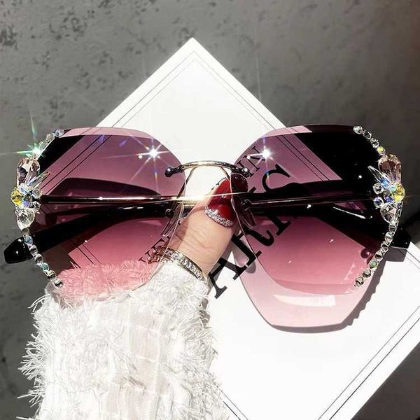 

2021 fashion diamond sunglasses women's slim, White;black
