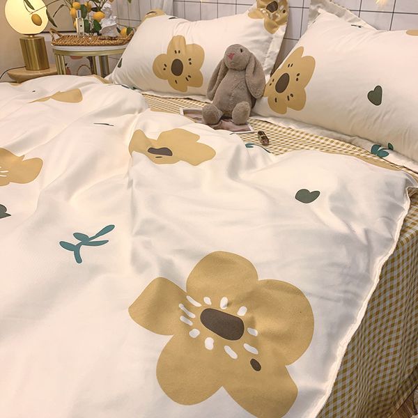 

four piece bedding, simple quilt cover, fitted sheet, dormitory sheet