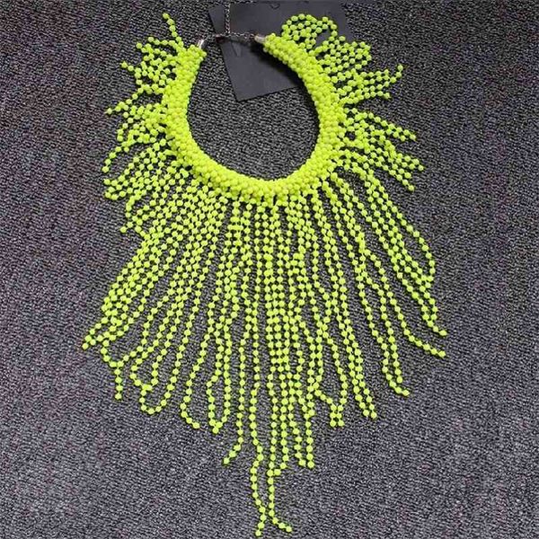 Fatto a mano in magazzino Moda europea Neon Giallo Dichiarazione Girocolli lunghi da donna Star Punk Nappe robuste Catene Collana di perline 210331