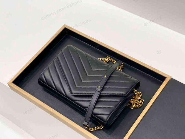

2021 women's chain four-color cowhide one-shoulder envelope bag size 20cm