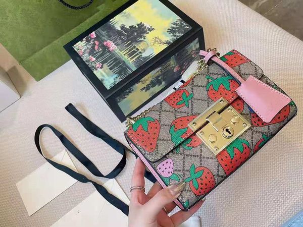 Hochwertige Designer-Einzelschulter-Kettentasche für Damen mit Erdbeerdekor, Geschenkbox, Verpackungsgröße: 20 cm