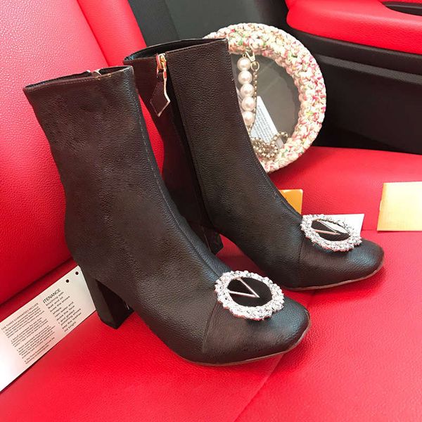 

luxurys chunky heel short boots classic style letter printing leather and velvet boots drill buckle fashion shoes size 34-40, Black