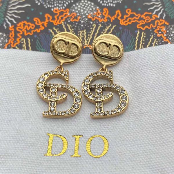 

designer jewelry 2021 new letter inlaid diamond female fashion style round brand earrings, Silver