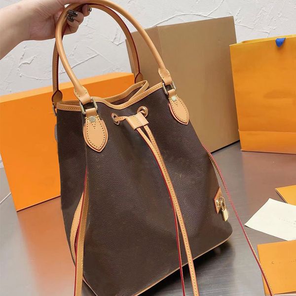 

bucket bags discolored leather handbag medieval vintage crossbody bag single shoulder messenger back old flower tote handbags, Black;red