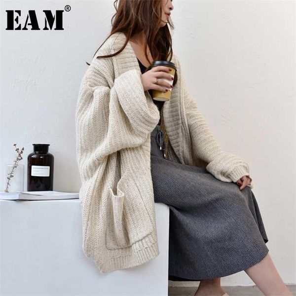 

[eam] apricot big size knitting cardigan sweater loose fit v-neck long sleeve women fashion autumn winter 1y152 211011, White;black
