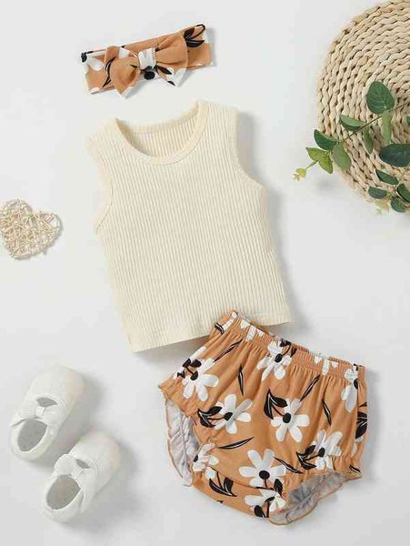 

baby tank & floral print ruffle trim shorts with headband she, White