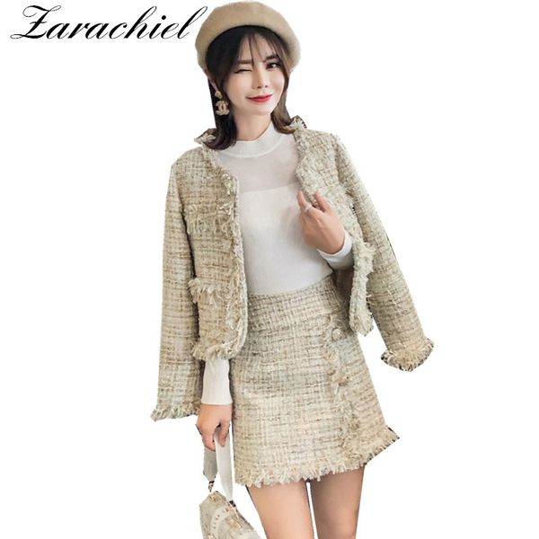 

elegant women two piece tweed and gold button skirt suit winter long sleeve fringed tassel woolen jacket set 210416, White