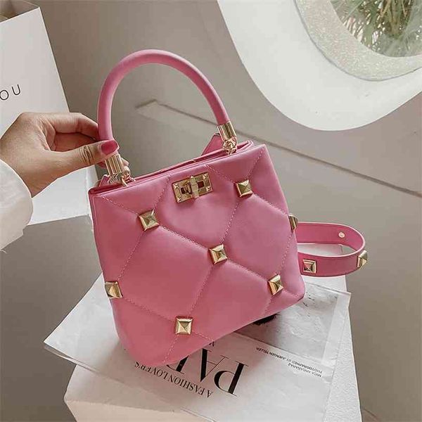 

2021 2021 rivet bucket bag sheepskin large capacity women's summer kitten slanting across one shoulder hand luxuryss designerss yw