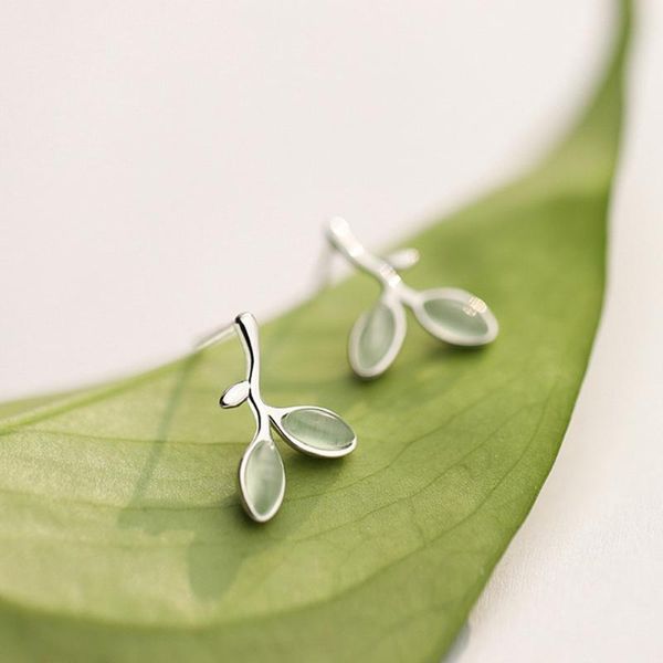

stud style is contracted fashion trend in green leaves temperament handmade fine jewelry for women, Golden;silver