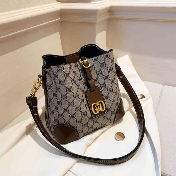 

2022 factory wholesale bags, women's s trendy bucket large capacity versatile single shoulder bag portable messenger bag fashionable an