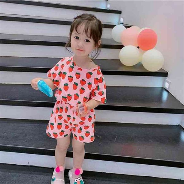 

arrivals summer children sets short sleeve o neck t-shirt print strawberry shorts cute 2pcs girls clothes 2-7t 210629, White