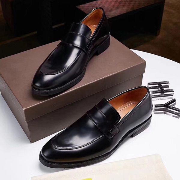 2022 Sapatos de Luxo Mens Sapatos de Moda Pontilhada Toe Lace Up Negócios Masculinos Sapatos Casuais Castanho Couro Preto Oxfords Sapatos Big Size 38-45 Marca
