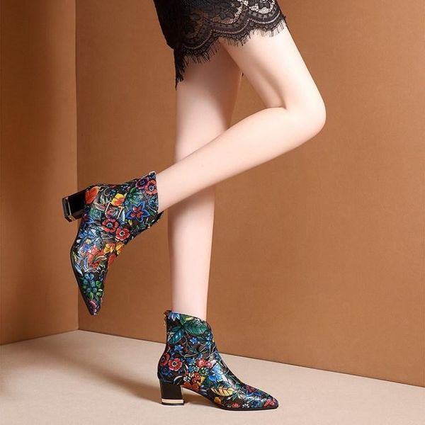 

boots woman 2021 sharp coarse heel nation genuine leather printing short ankle flower winter, Black
