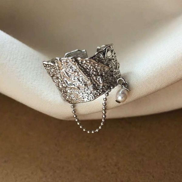 

irregular metal opening pearl chain exaggerated personality fashion index finger ring, Black