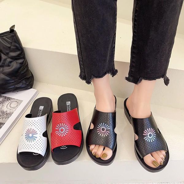 

summer style flat simple female slippers in beach shoes sandals size 36-41 to be worn on the, Black