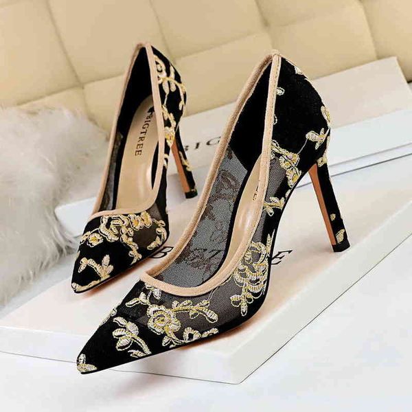 

sandals women fashion pointed wedding party dress shoes shallow mouth mesh lace flower high heels 220228, Black