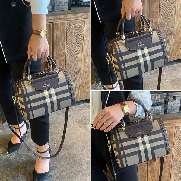

handbag hong kong leather women's bag 2021 lattice boston pillow one shoulder messenger, Black;red