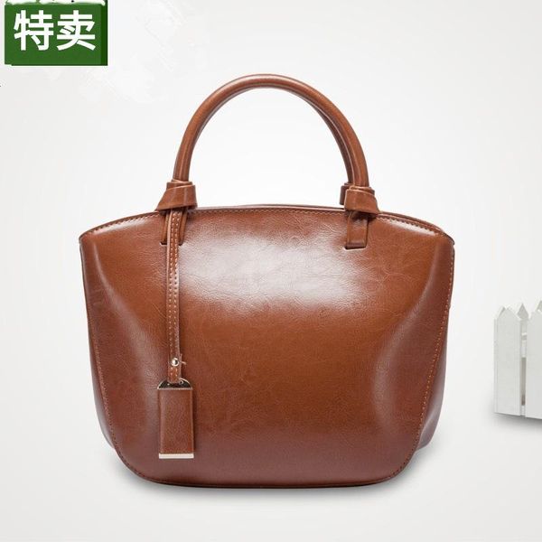 

women's leather handbag in winter 2021 shoulder bags
