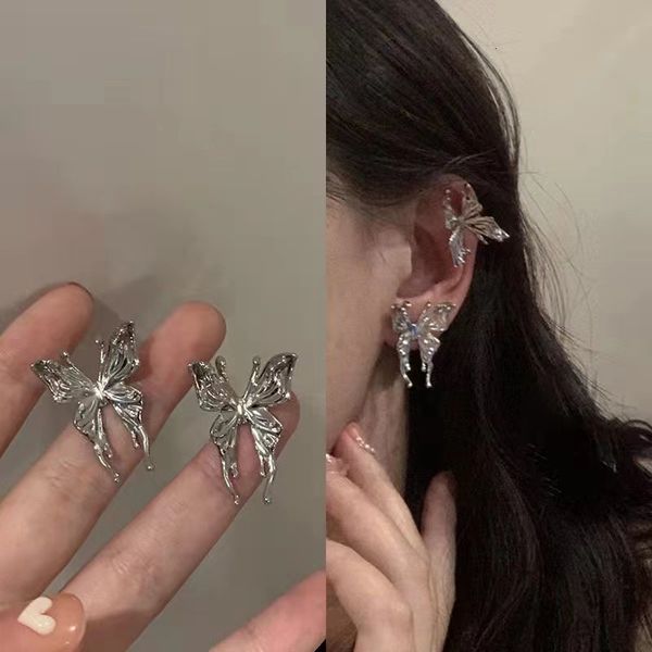 

temperament super fairy three-dimensional butterfly earrings fashion design sense simple women's cold wind, Golden