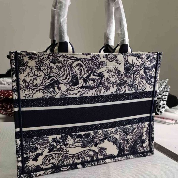 

christian designer series handbag zoo star blue tiger tote printing sewing hand shoulder computer student [finished on