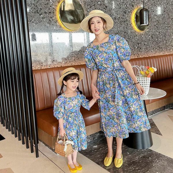 

family matching outfits 2021 print clothes mother daughter dresses women girl casual short sleeve flower dress mom kids party, Blue