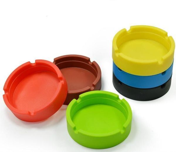 Portacenere in silicone portatile Posacenere rotonde Accessori per fumare Accessori Posacenere Bendibile all'ingrosso