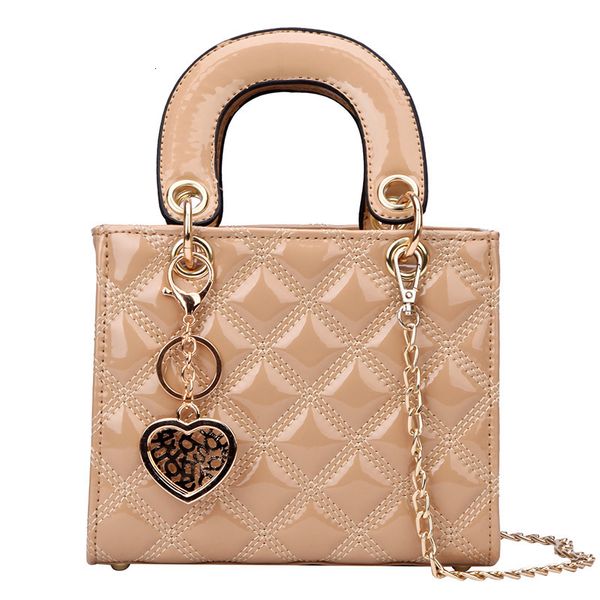 

fashion mirror women's embroidered thread hand-held shoulder 2021 new versatile lingge princess diana bag messenger