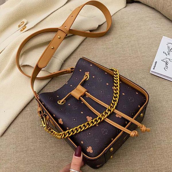 

large capacity pu leather bag luxury women's shoulder strap evening bags