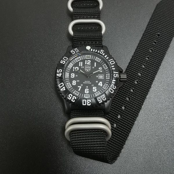 

wristwatches army military style 50m waterproof luminous quartz clock watch wristwatch male sporting/hiking/camping, Slivery;brown