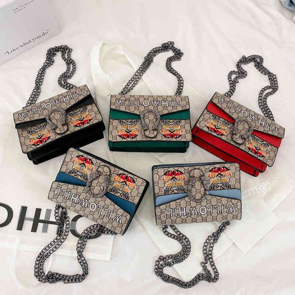 

2022 factory outlet bag women's new net red korean version trend fashion messenger single shoulder embroidery chain small square bag wo