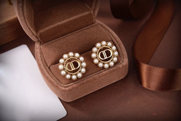 

70% off luxury jewelry letter pearl ring female medieval earrings, Golden;silver
